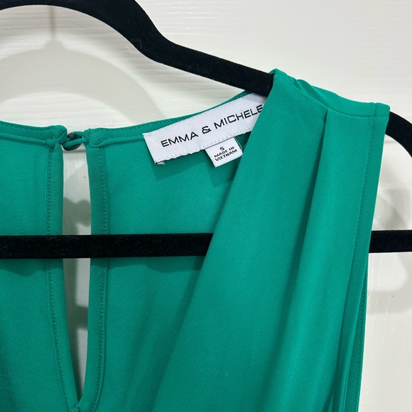 Green Sleeveless Wrap Romper - Picture 8 of 8